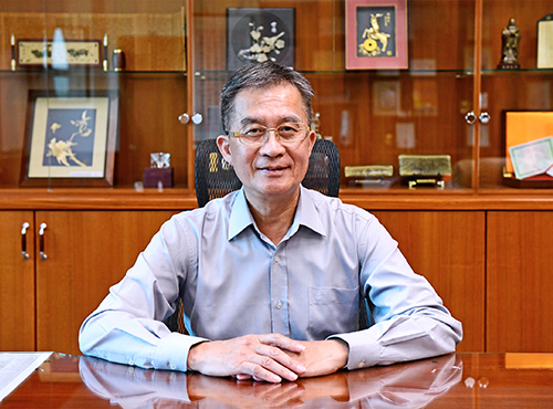 鄭忠煌校長接任高雄校區校長